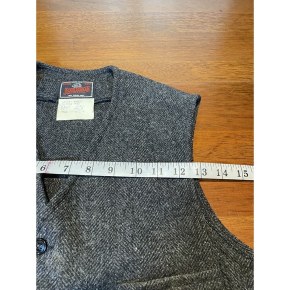 Small Johnson Woolen Mills gray herringbone four pocket vest - Picture 9 of 11